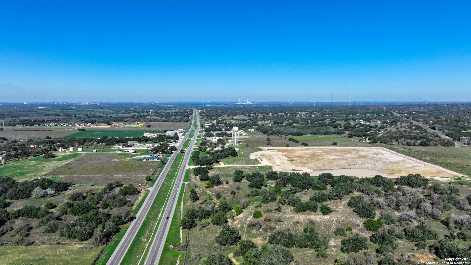 6506 Us Highway 181 N Floresville TX 78114