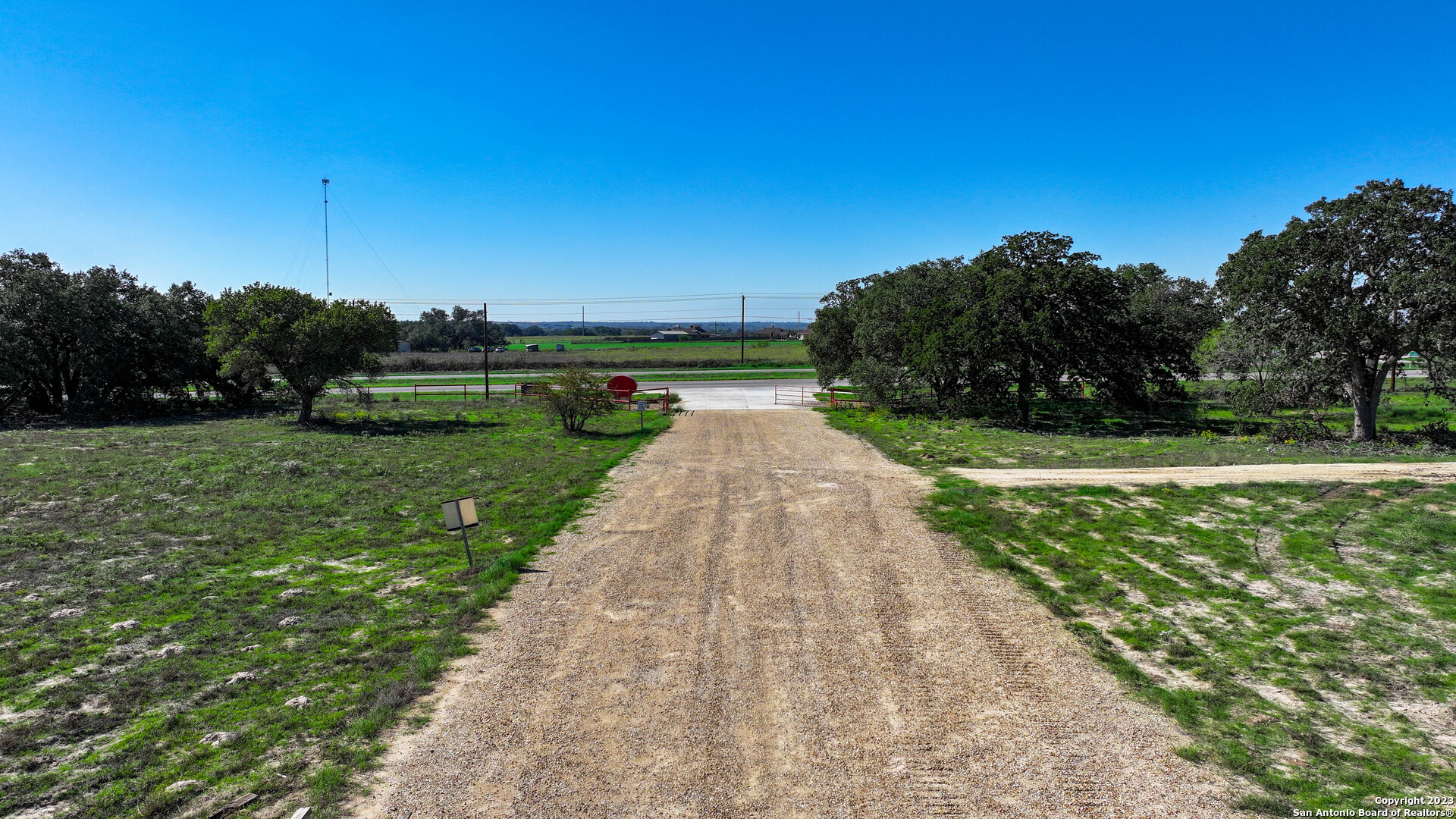 6506 Us Highway 181 N Floresville TX 78114