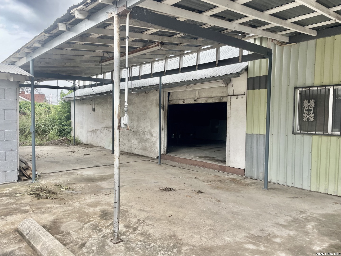 351 E Southcross San Antonio TX 78214