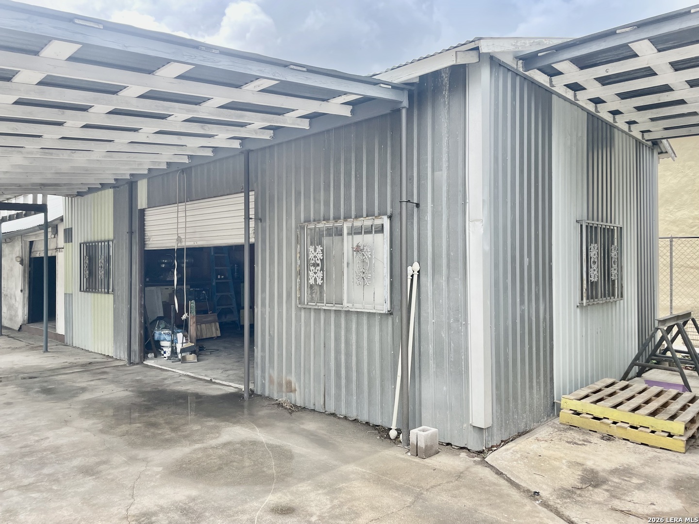351 E Southcross San Antonio TX 78214