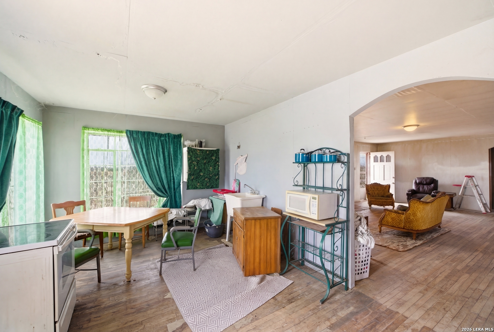 4988 S Loop 1604 E Elmendorf TX 78112