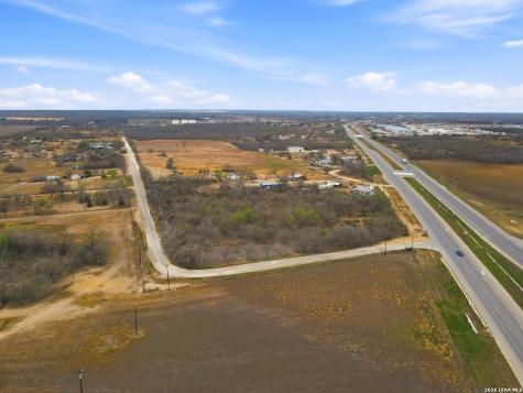 4988 S Loop 1604 E Elmendorf TX 78112