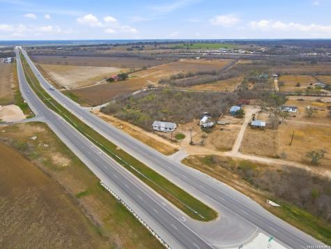 4988 S Loop 1604 E Elmendorf TX 78112