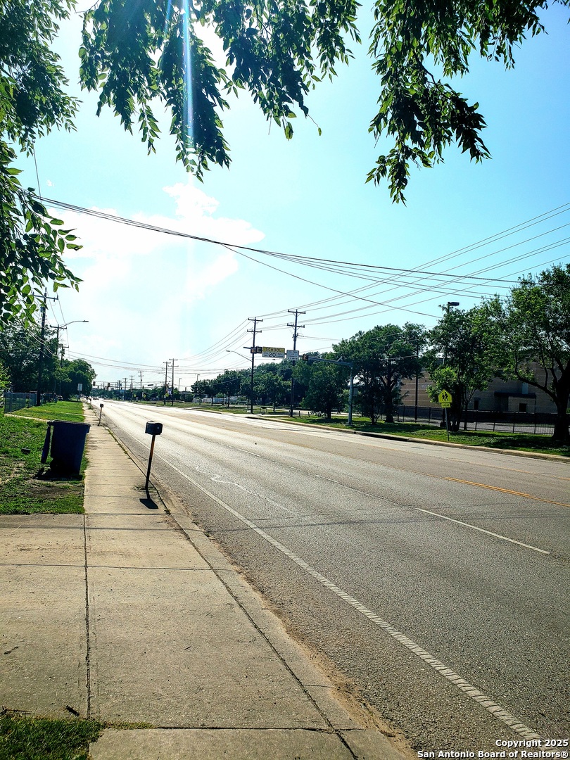 4846 E Houston San Antonio TX 78220