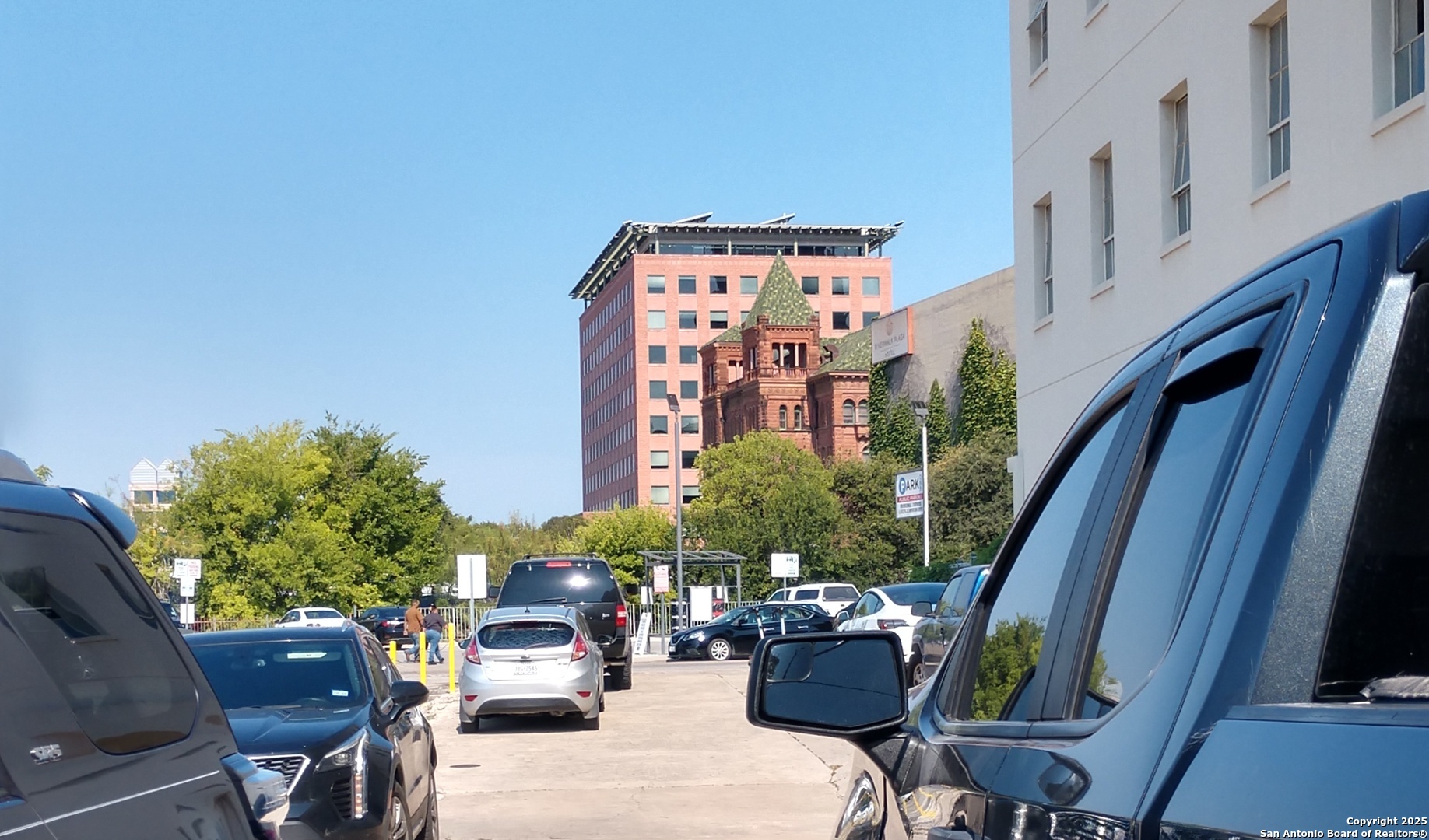 425 -427 S Street Marys San Antonio TX 78205