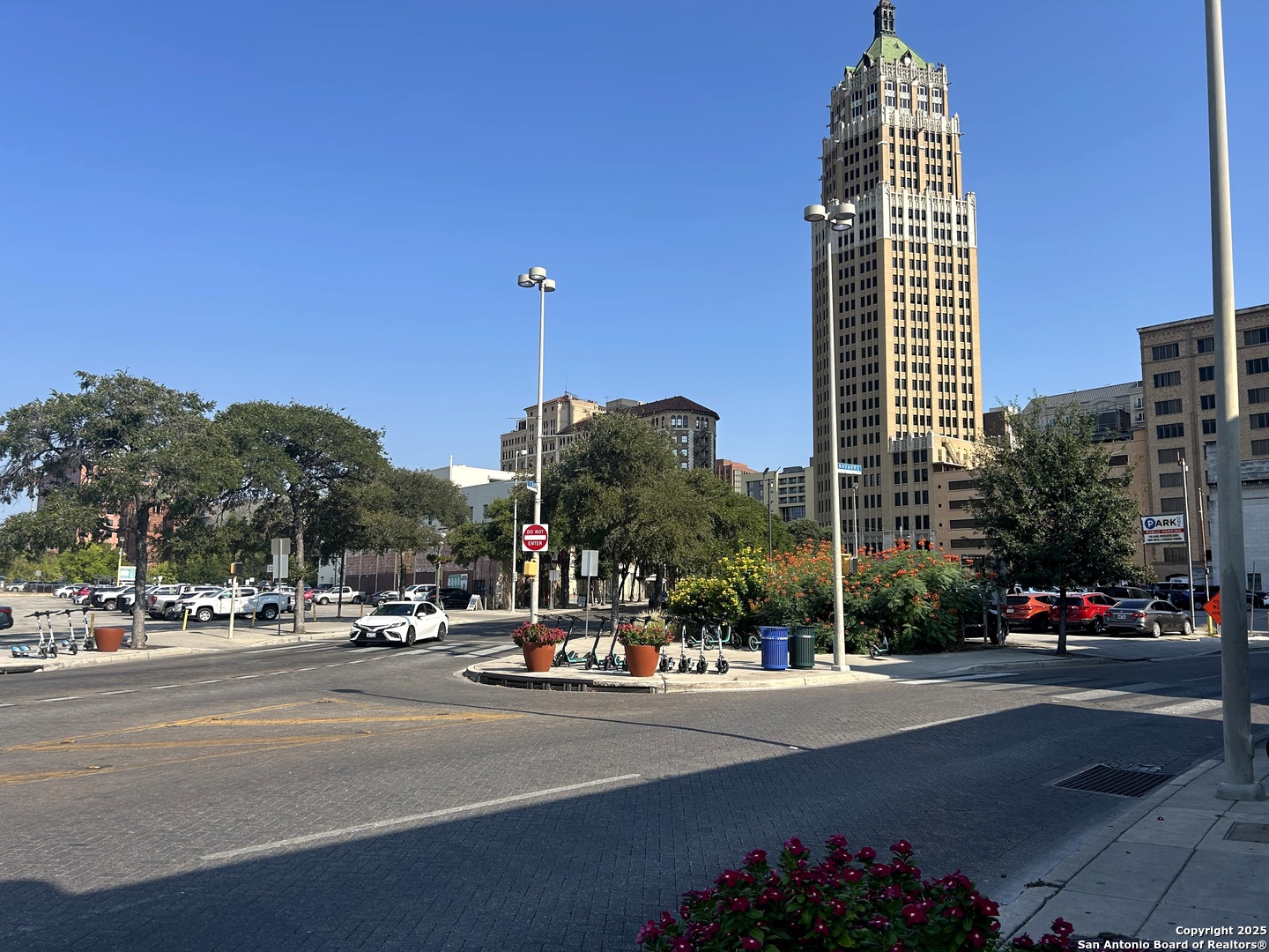 425 -427 S Street Marys San Antonio TX 78205