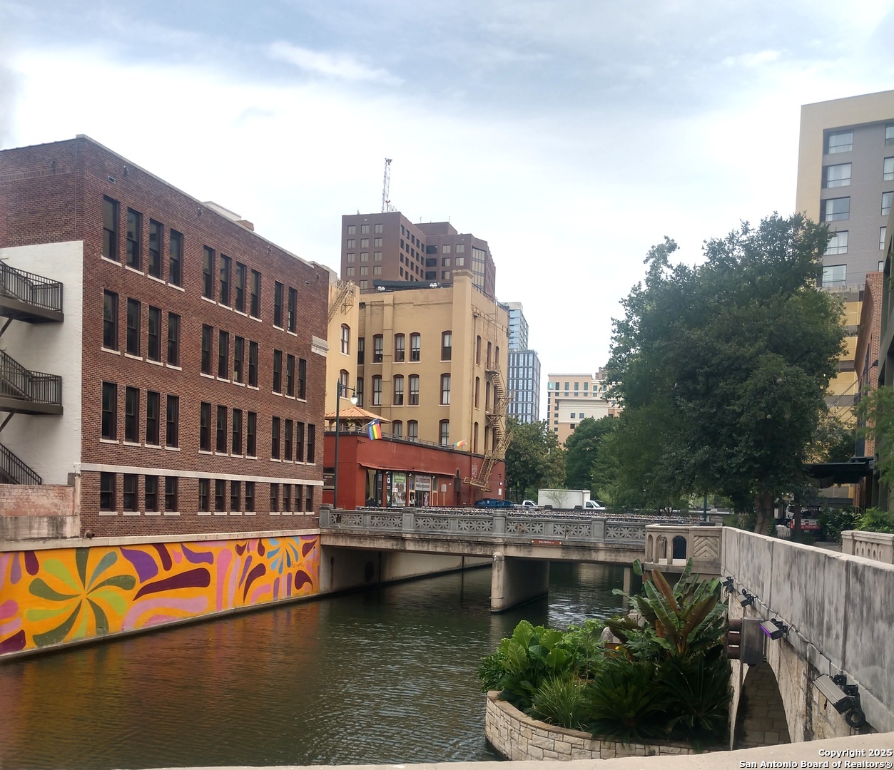 425 -427 S Street Marys San Antonio TX 78205