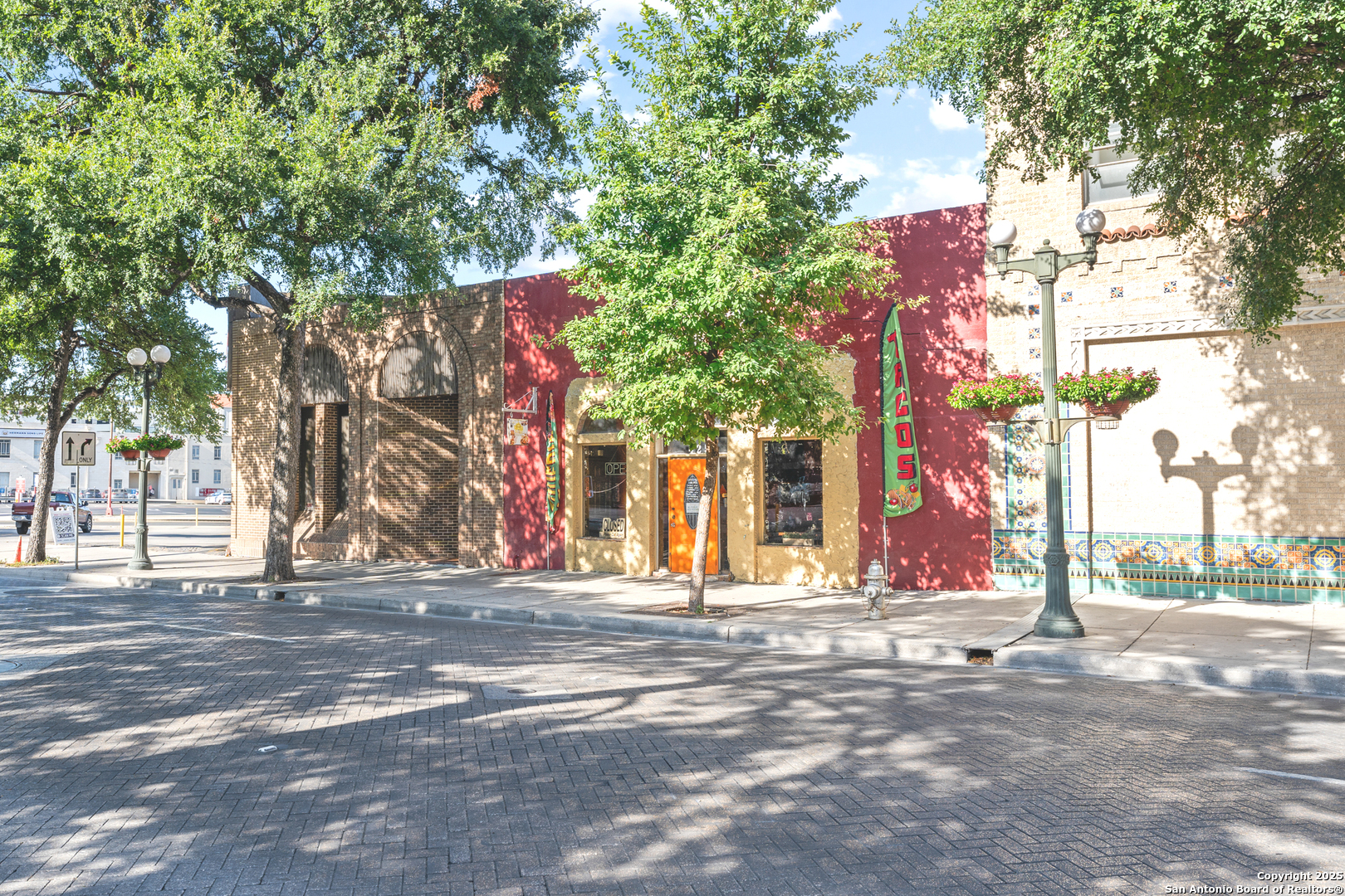 425 -427 S Street Marys San Antonio TX 78205