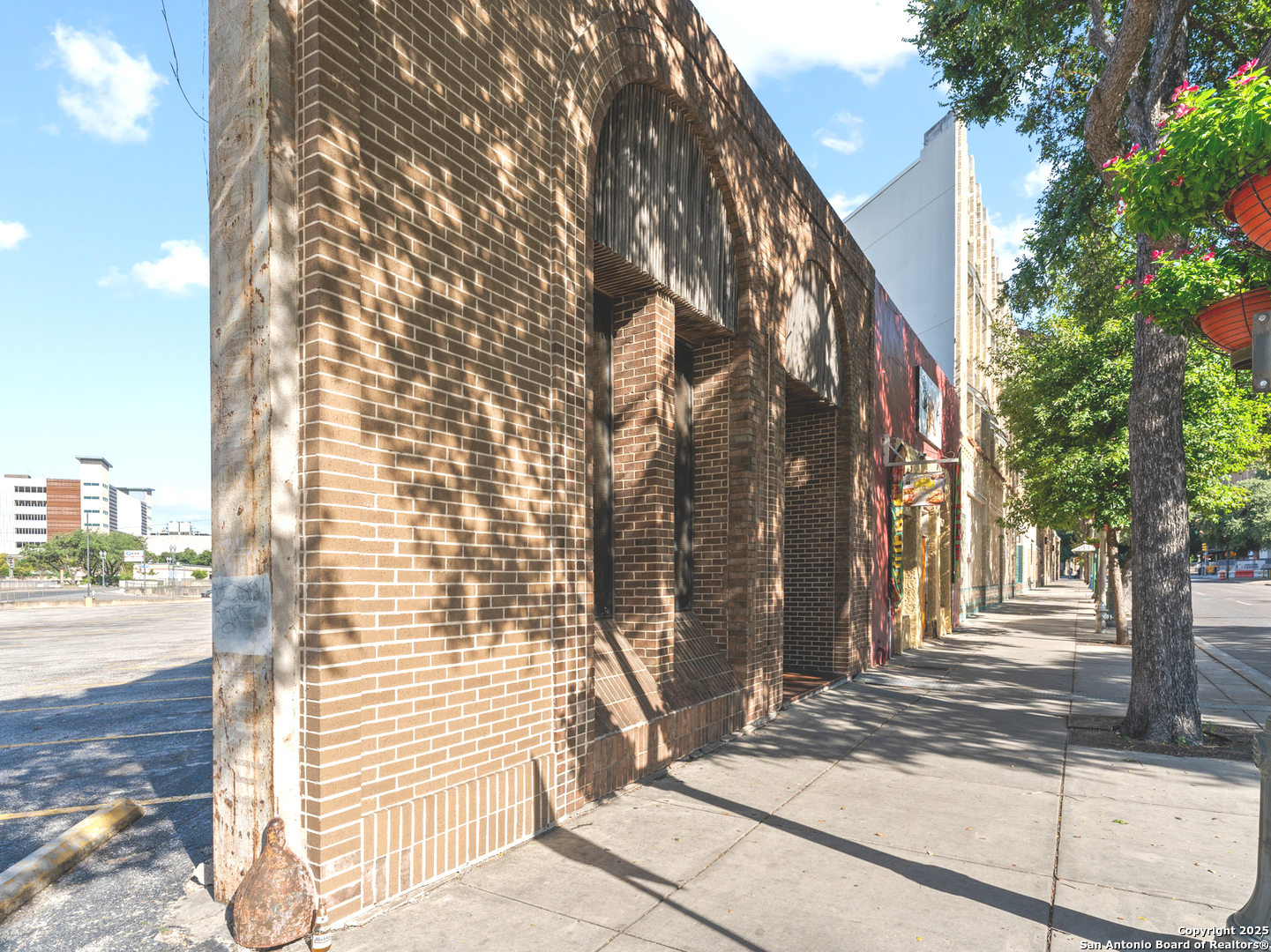 425 -427 S Street Marys San Antonio TX 78205