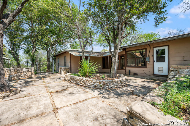 932 Toepperwein Road Converse TX 78109