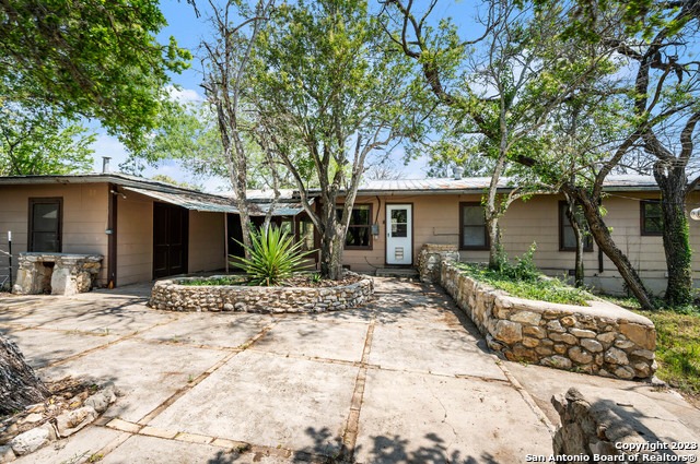 932 Toepperwein Road Converse TX 78109