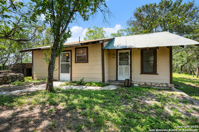 932 Toepperwein Road Converse TX 78109