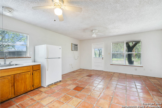 932 Toepperwein Road Converse TX 78109