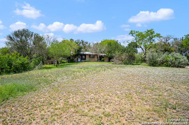 932 Toepperwein Road Converse TX 78109
