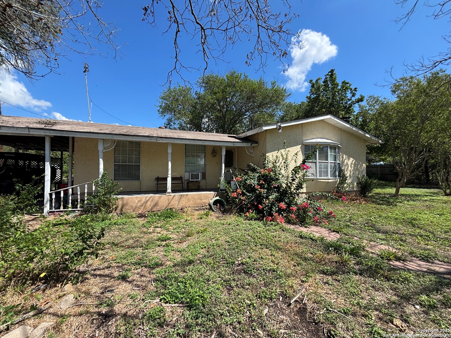 1841 Us Highway 90 Castroville TX 78009