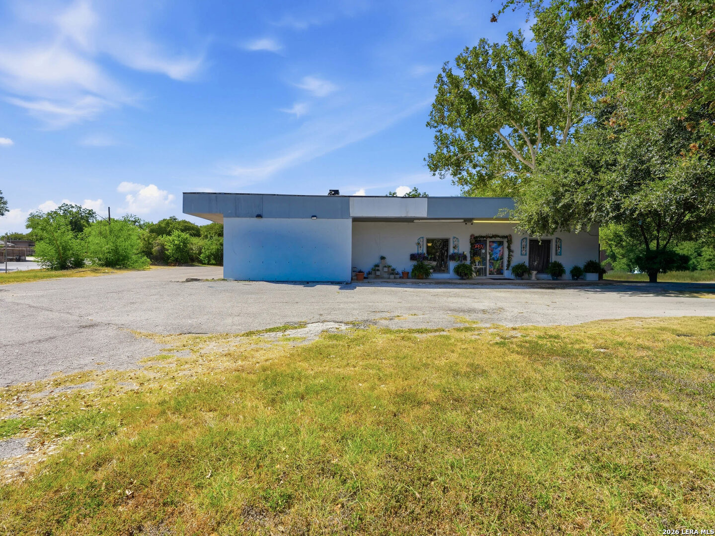 1501 Harry Wurzbach Road Terrell Hills TX 78209