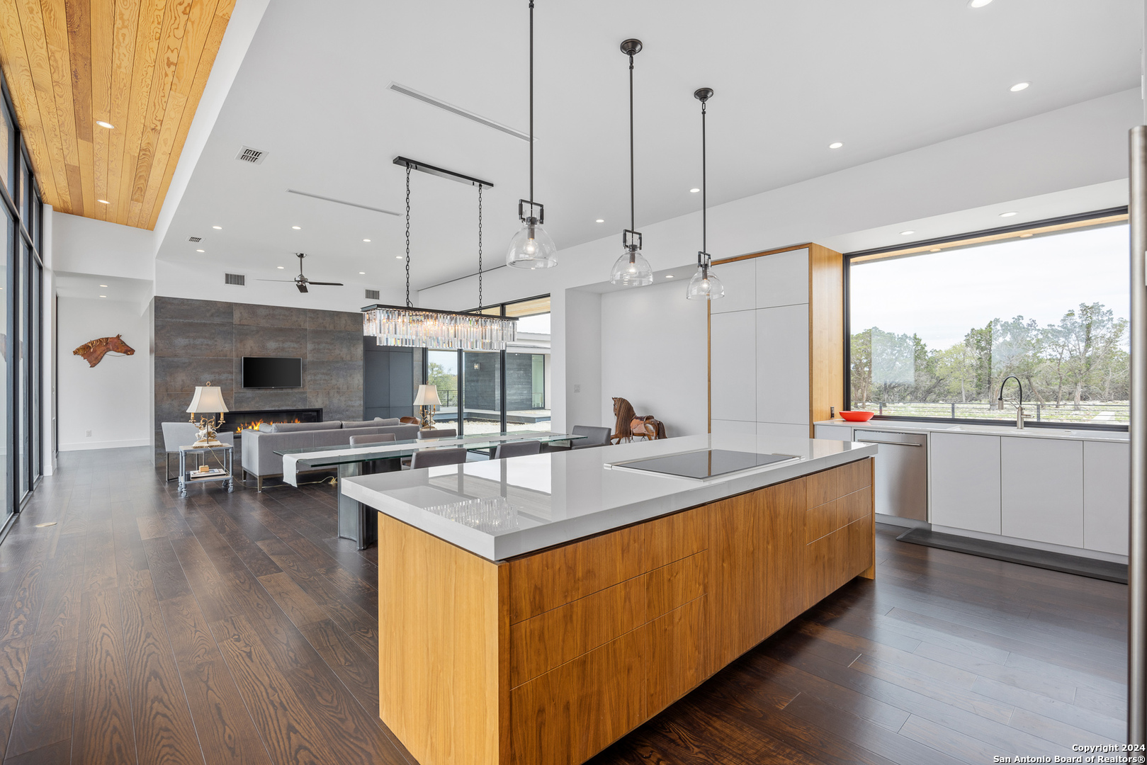 5081 Texas 173 Center Point TX 78010