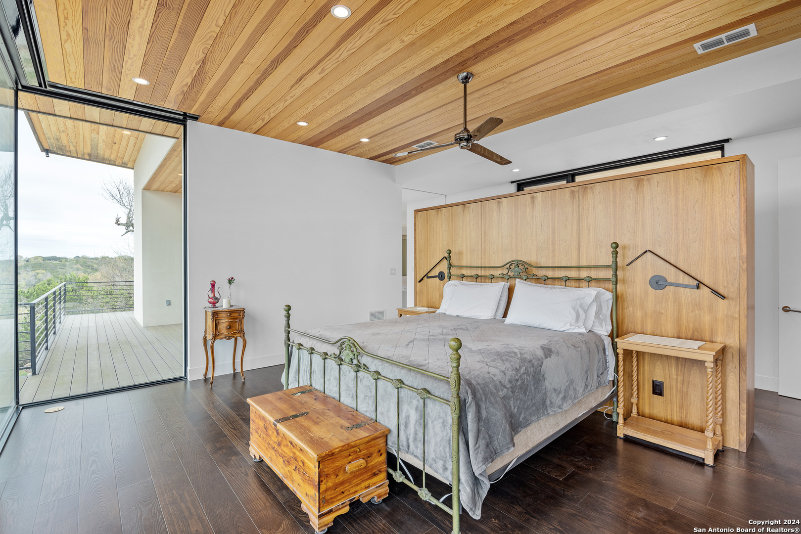 5081 Texas 173 Center Point TX 78010