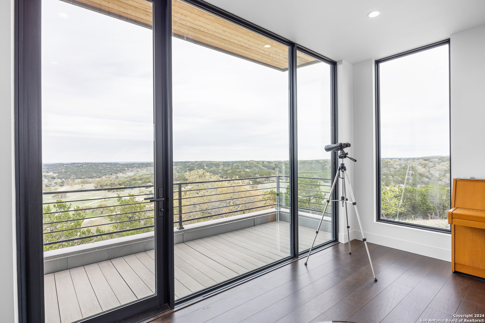 5081 Texas 173 Center Point TX 78010