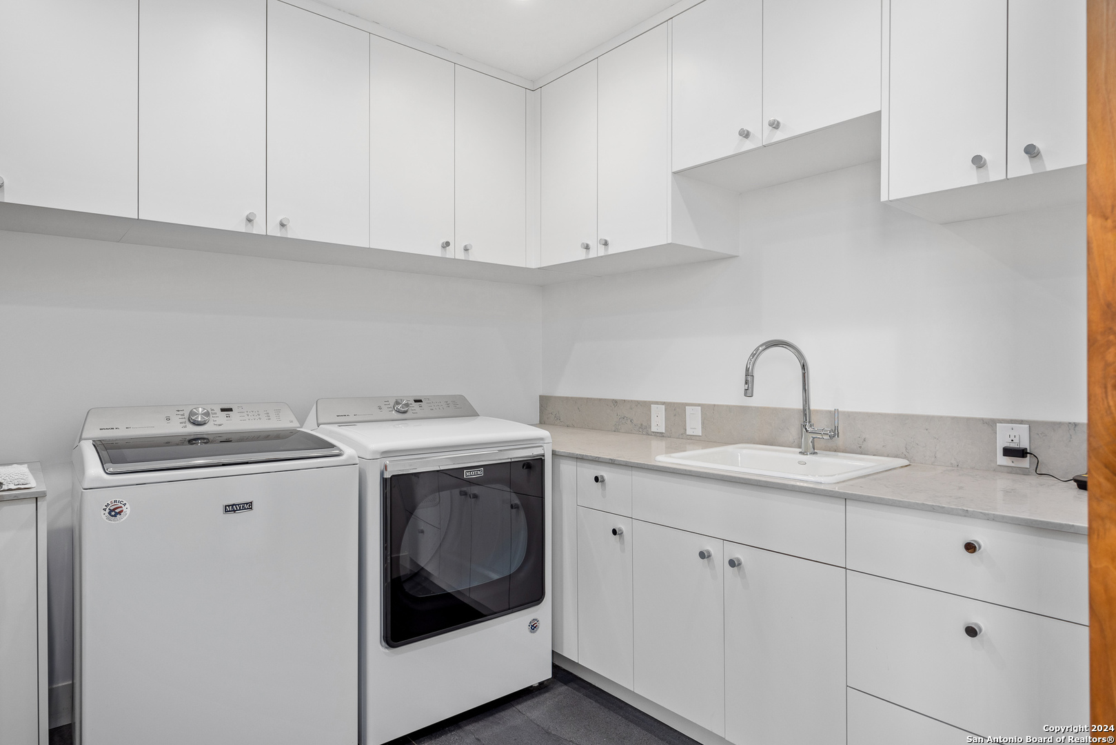 5081 Texas 173 Center Point TX 78010