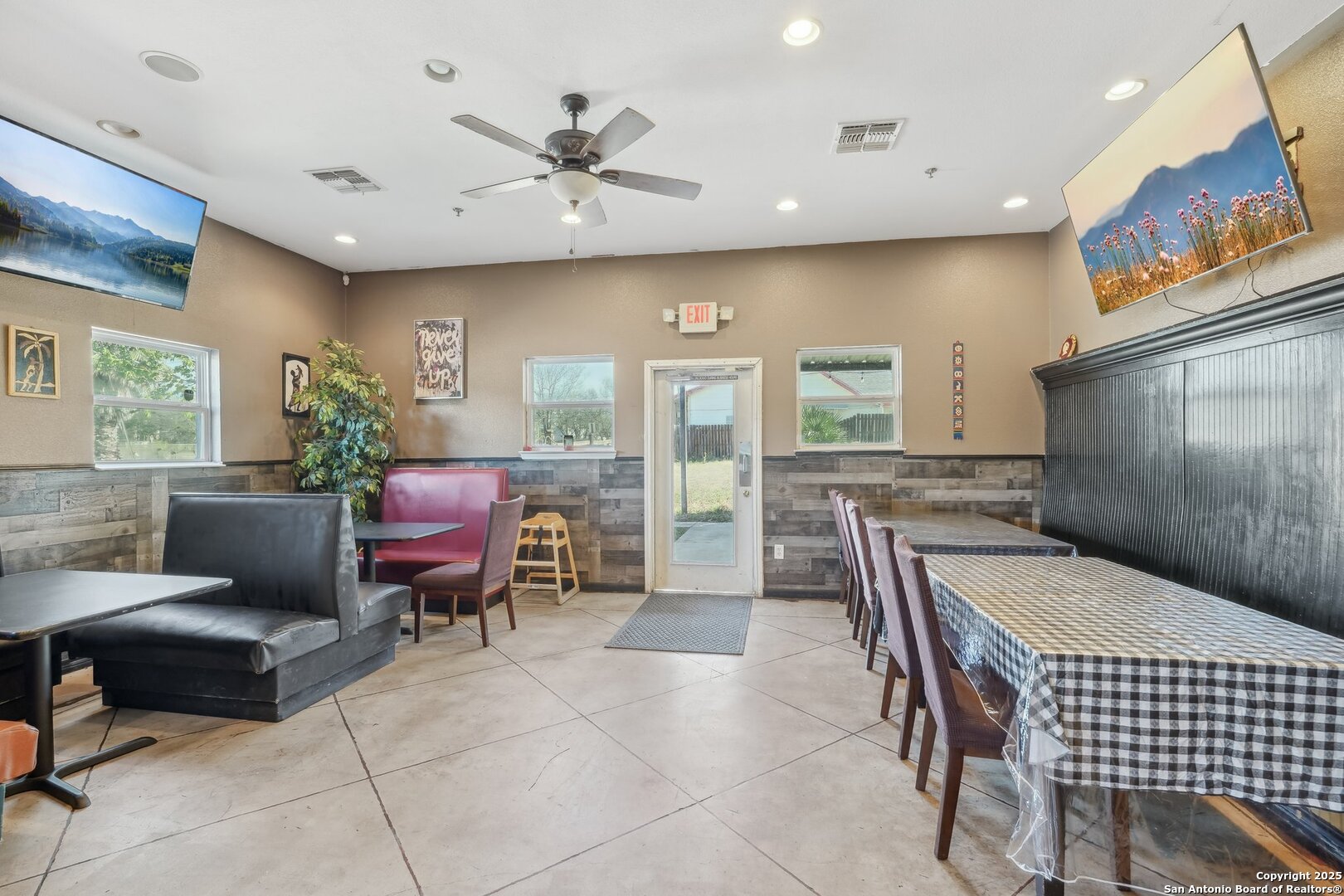 7600 Eckhert Leon Valley TX 78240