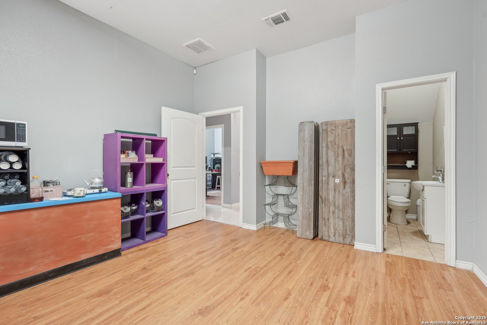 7600 Eckhert Leon Valley TX 78240