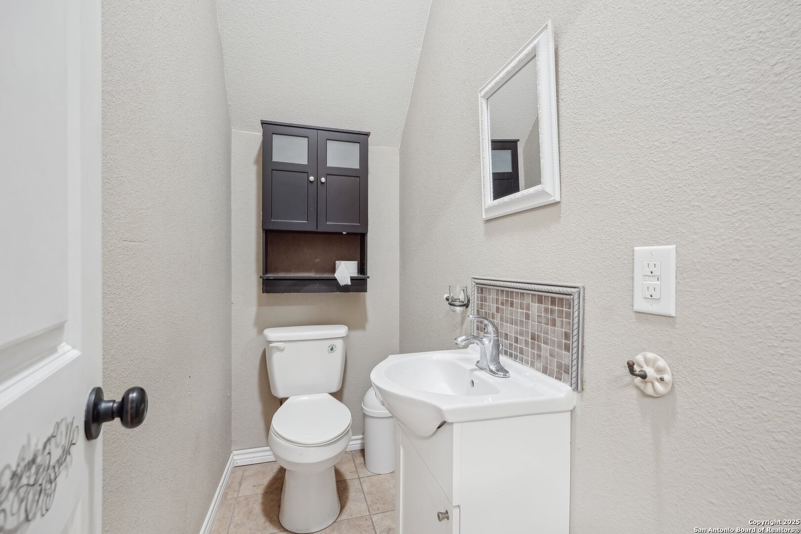 7600 Eckhert Leon Valley TX 78240