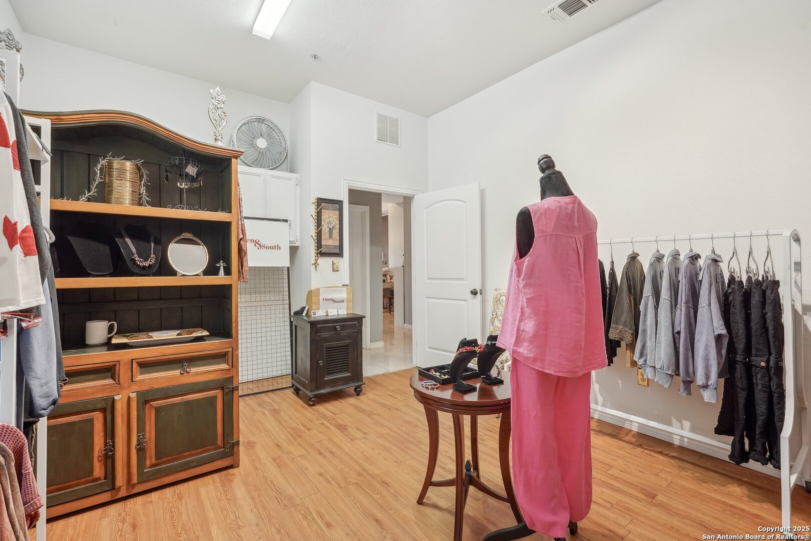 7600 Eckhert Leon Valley TX 78240