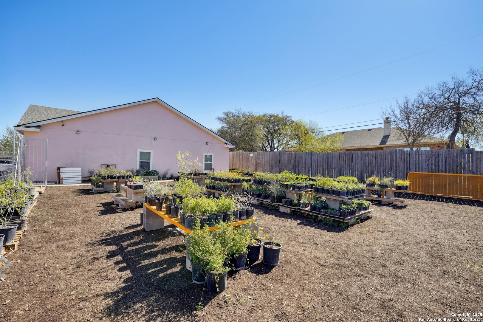 7600 Eckhert Leon Valley TX 78240