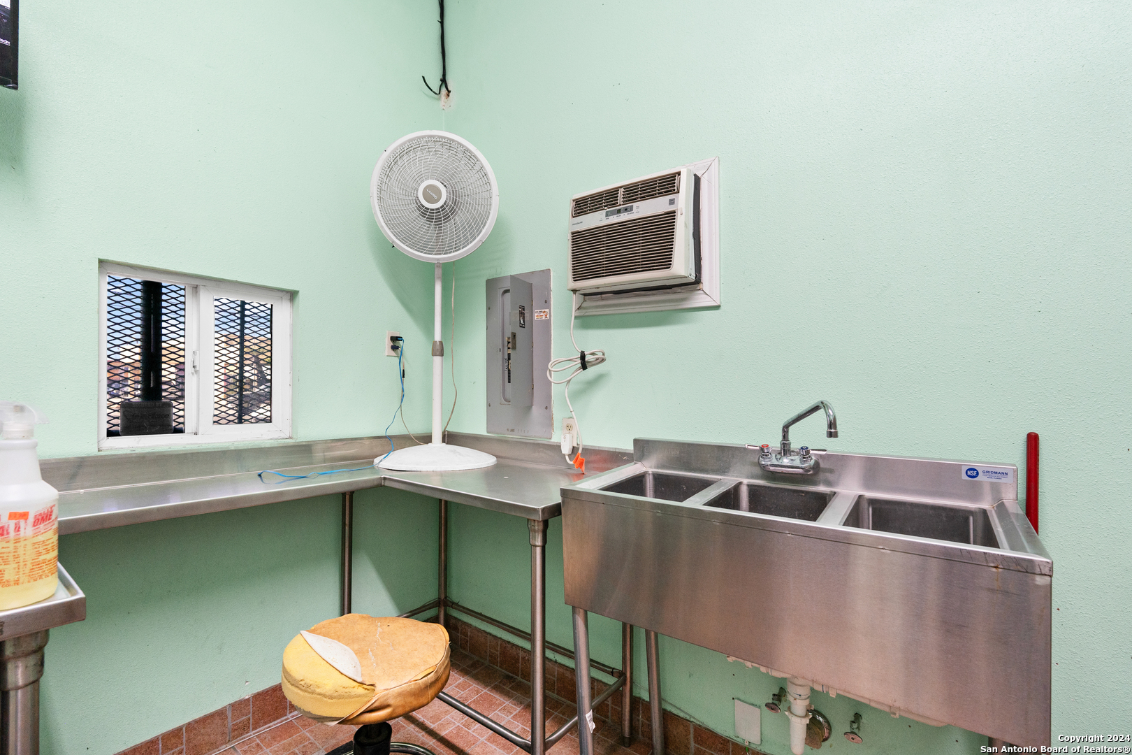 4814 W Commerce Street San Antonio TX 78237