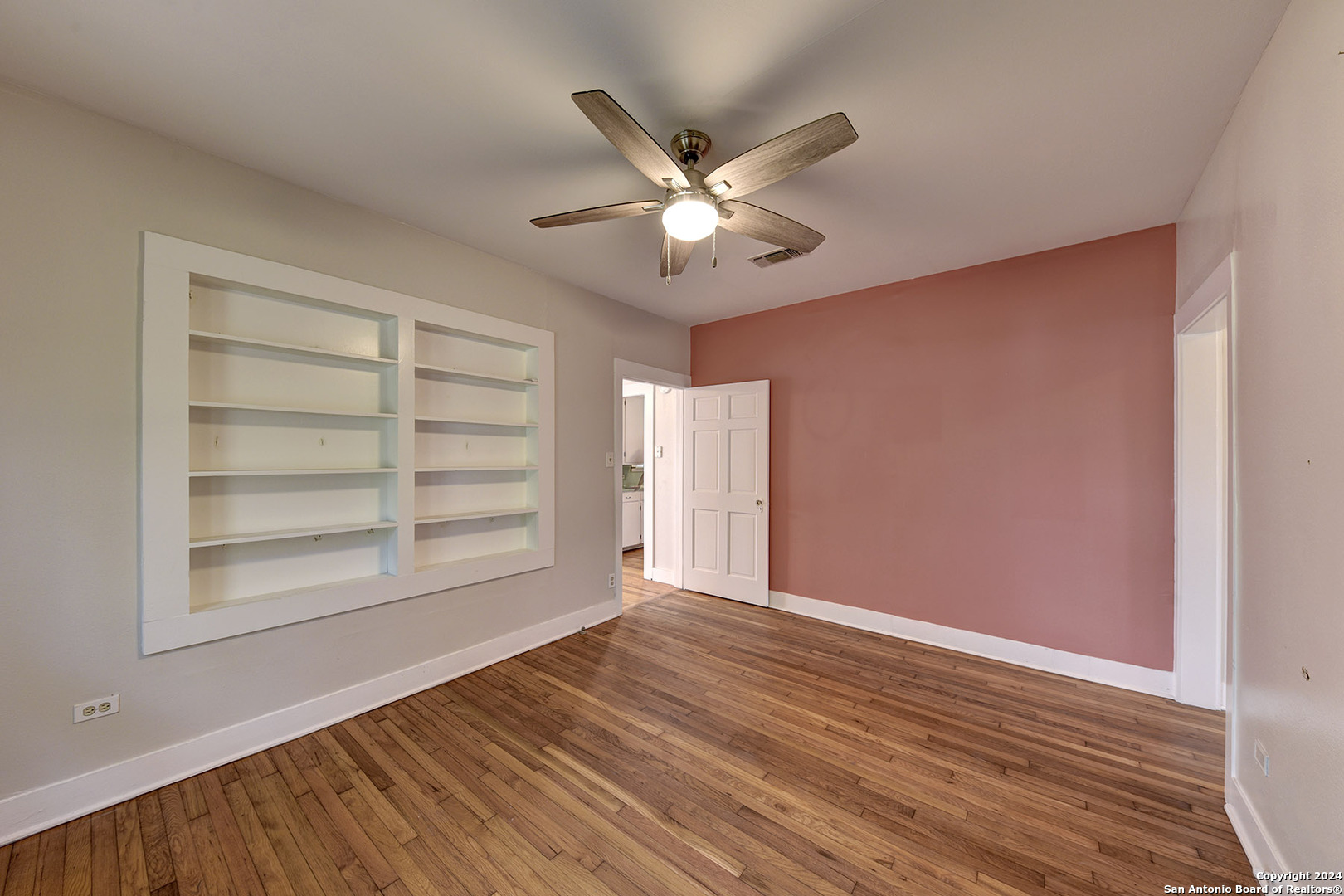 1292 N Business 35 New Braunfels TX 78130