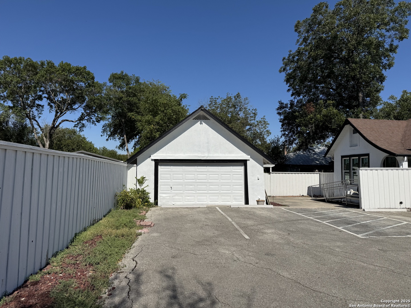 1108 W Coll New Braunfels TX 78130