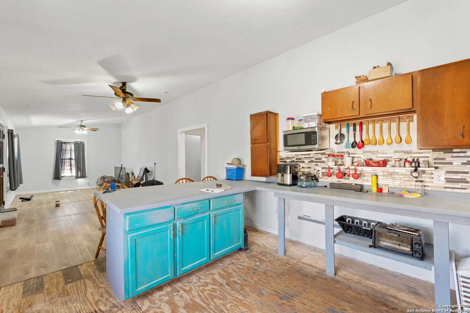 16761 State Highway 16 Poteet TX 78065