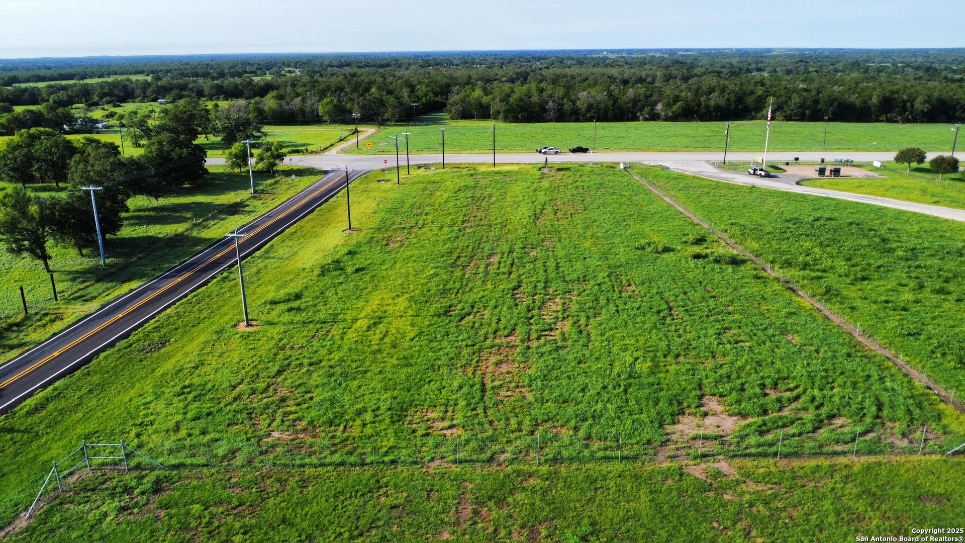 1456 E East Cemetery Road Hallettsville TX 77964