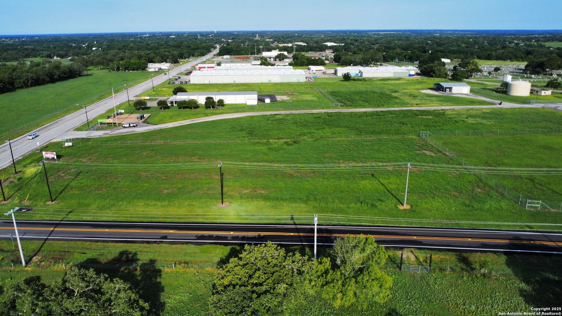 1456 E East Cemetery Road Hallettsville TX 77964