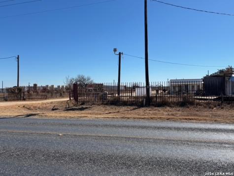 1921 Fm 1581 Pearsall TX 78061