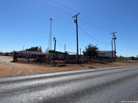 1921 Fm 1581 Pearsall TX 78061
