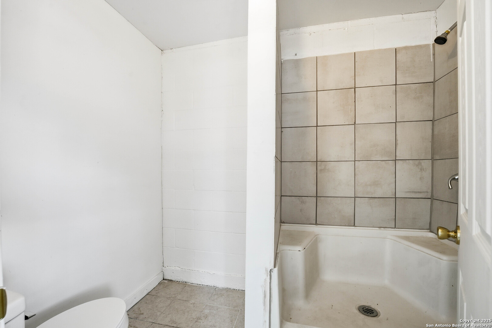 2718 S Flores San Antonio TX 78204