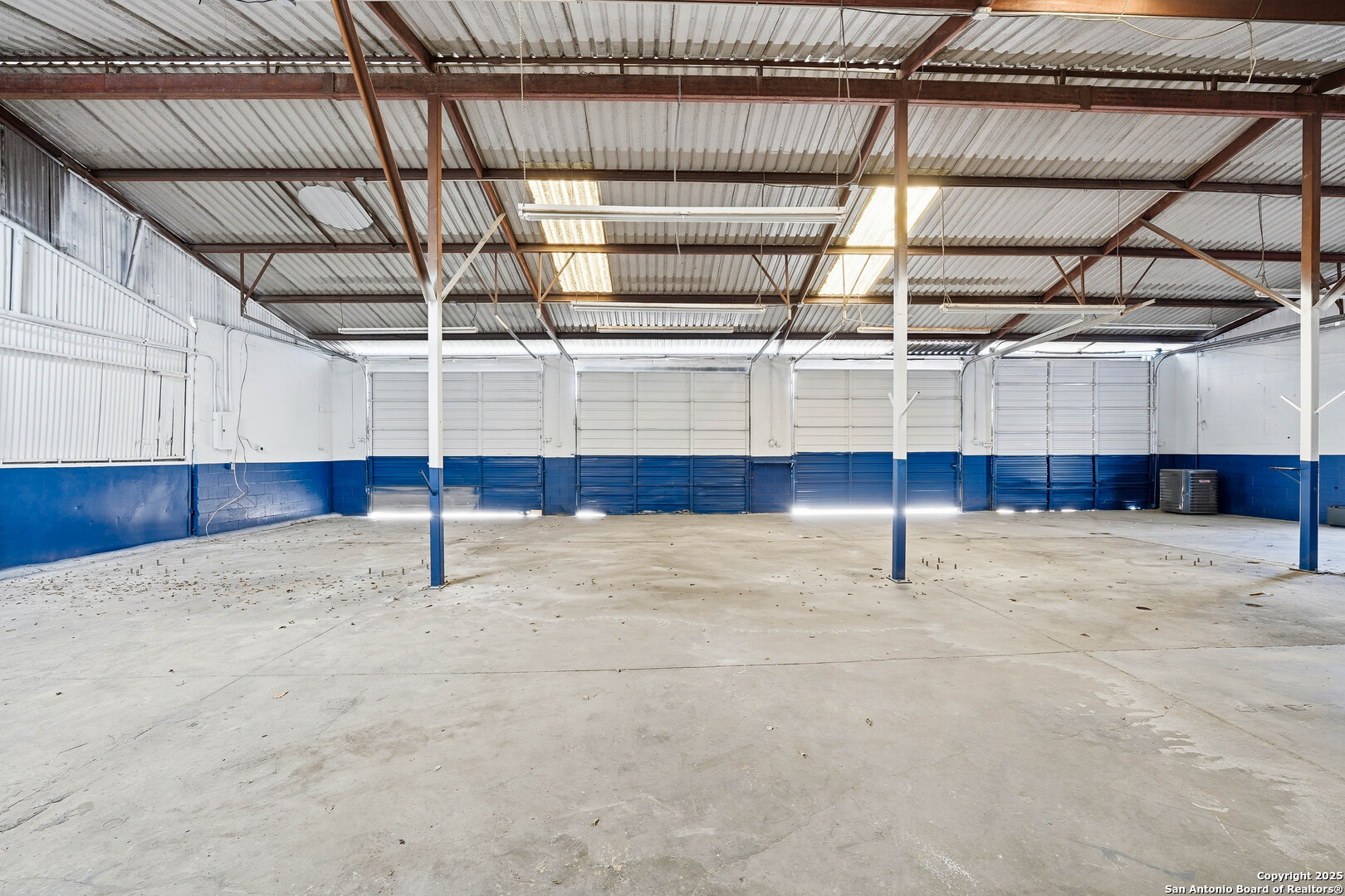 2718 S Flores San Antonio TX 78204