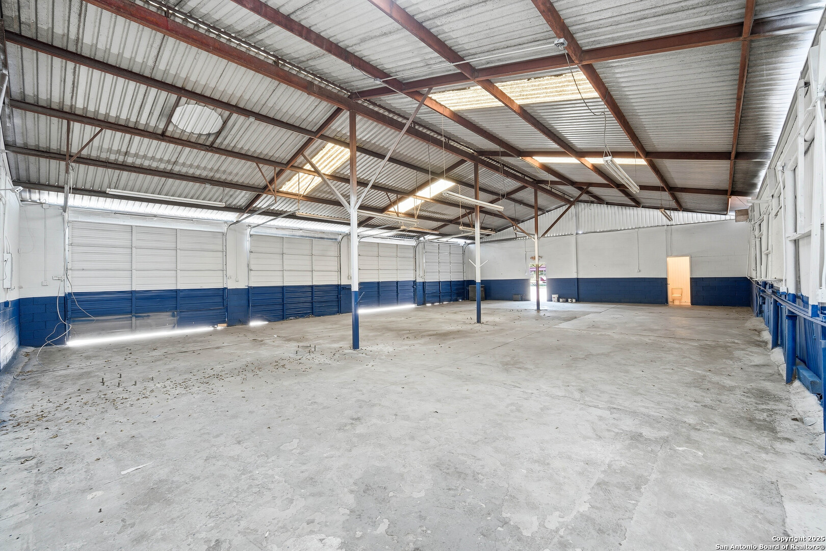 2718 S Flores San Antonio TX 78204