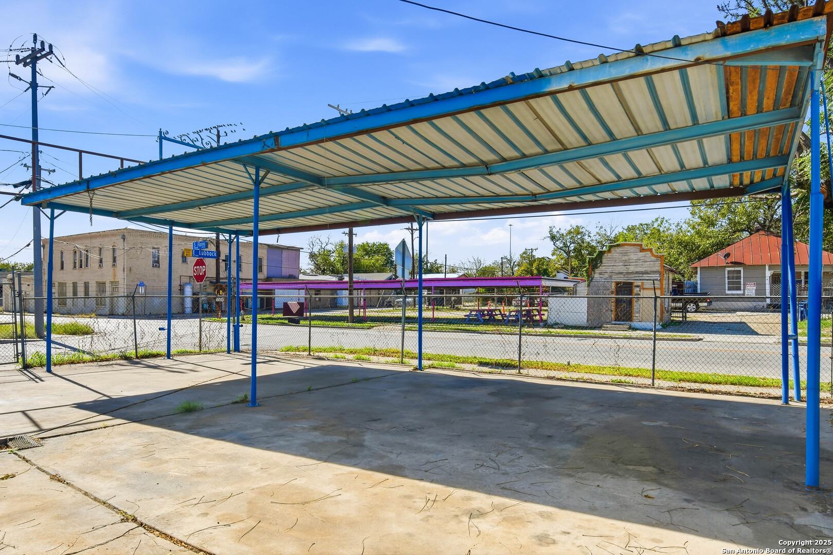 2718 S Flores San Antonio TX 78204