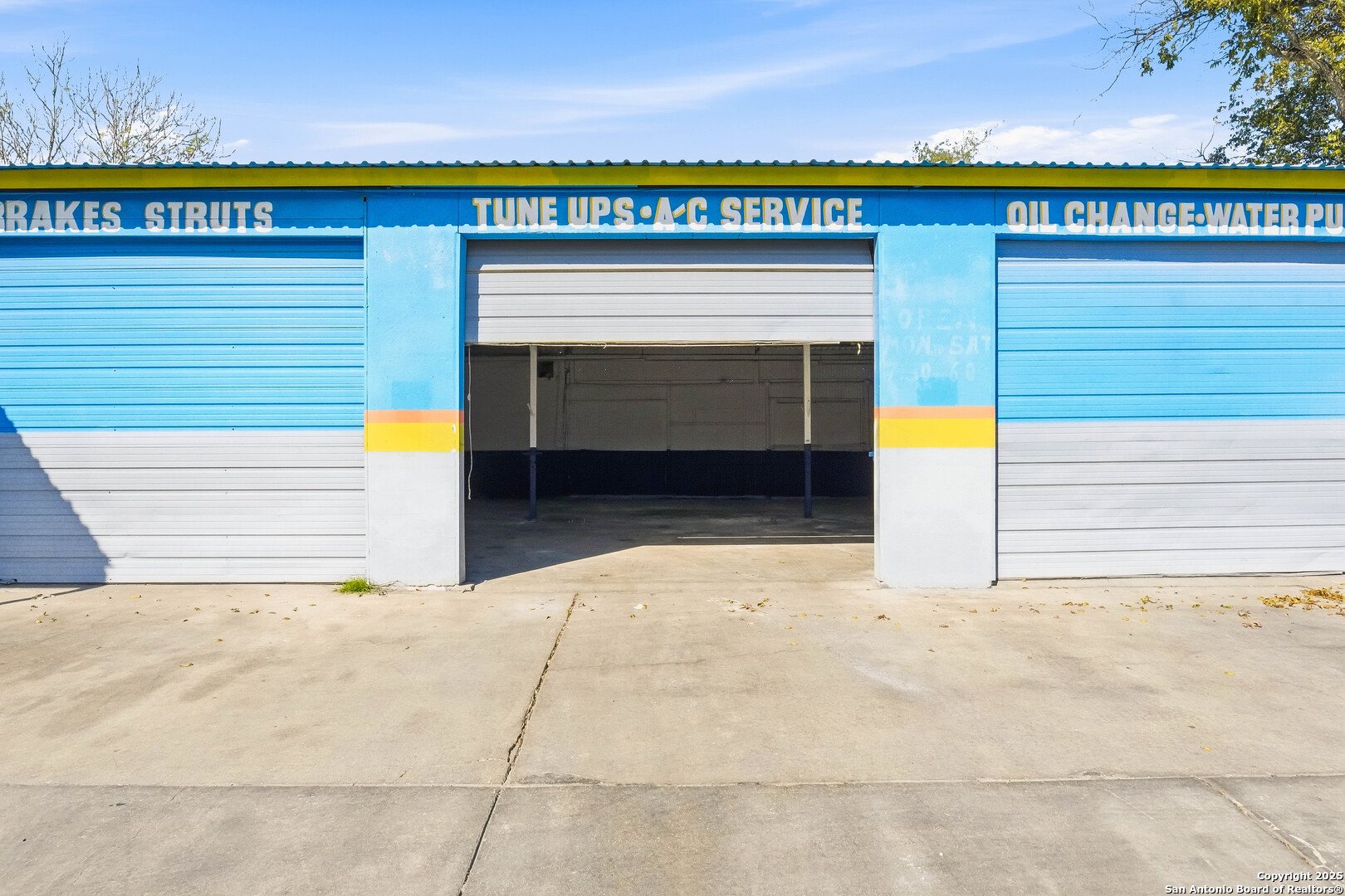 2718 S Flores San Antonio TX 78204