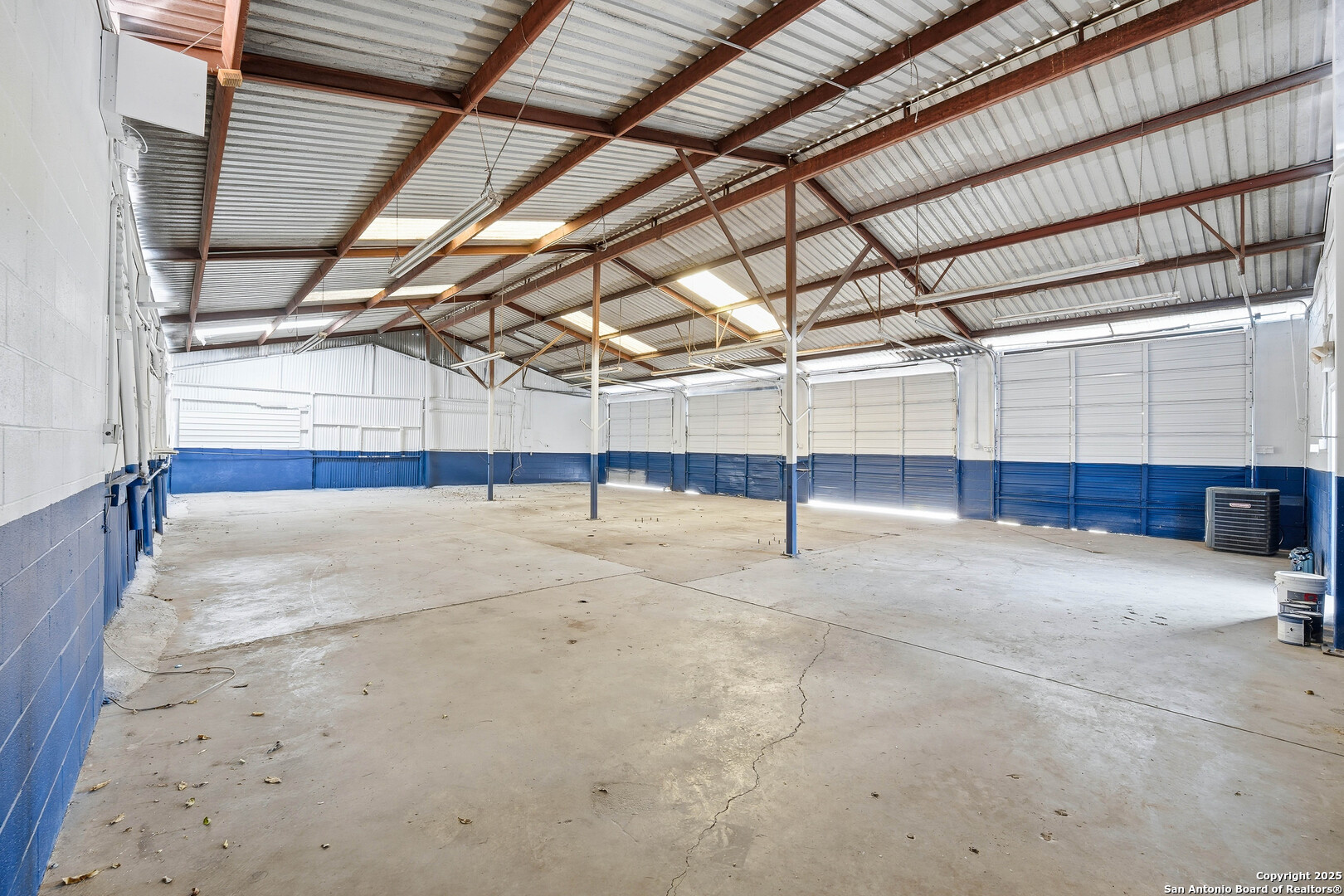 2718 S Flores San Antonio TX 78204