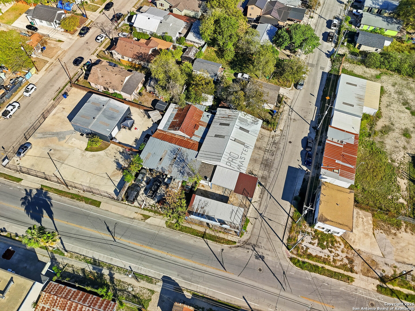 2718 S Flores San Antonio TX 78204