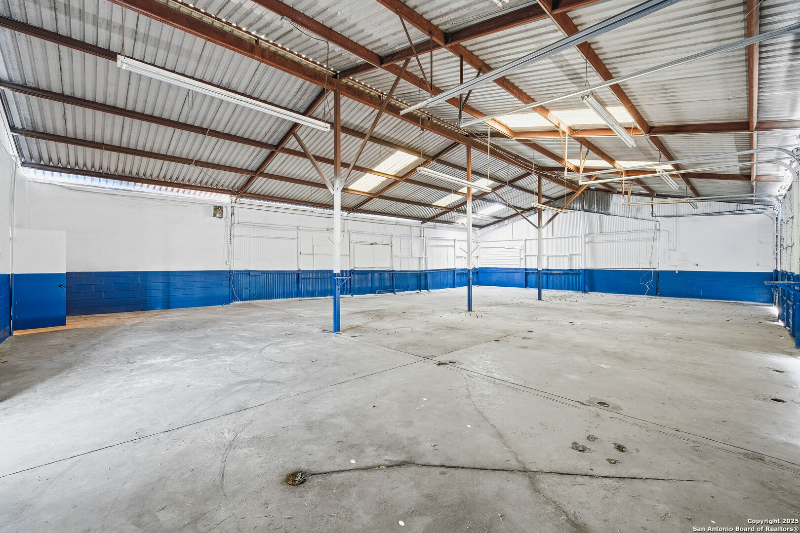 2718 S Flores San Antonio TX 78204