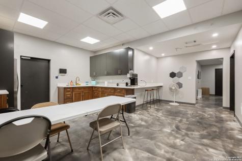 4714 S Zarzamora San Antonio TX 78211