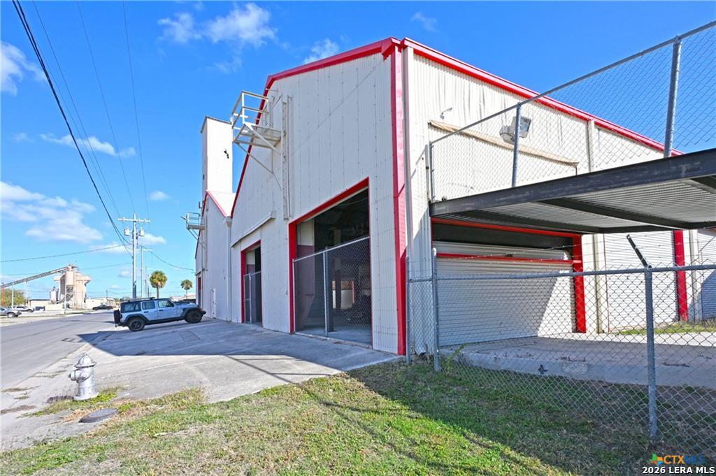 1127 Bowie Seguin TX 78155