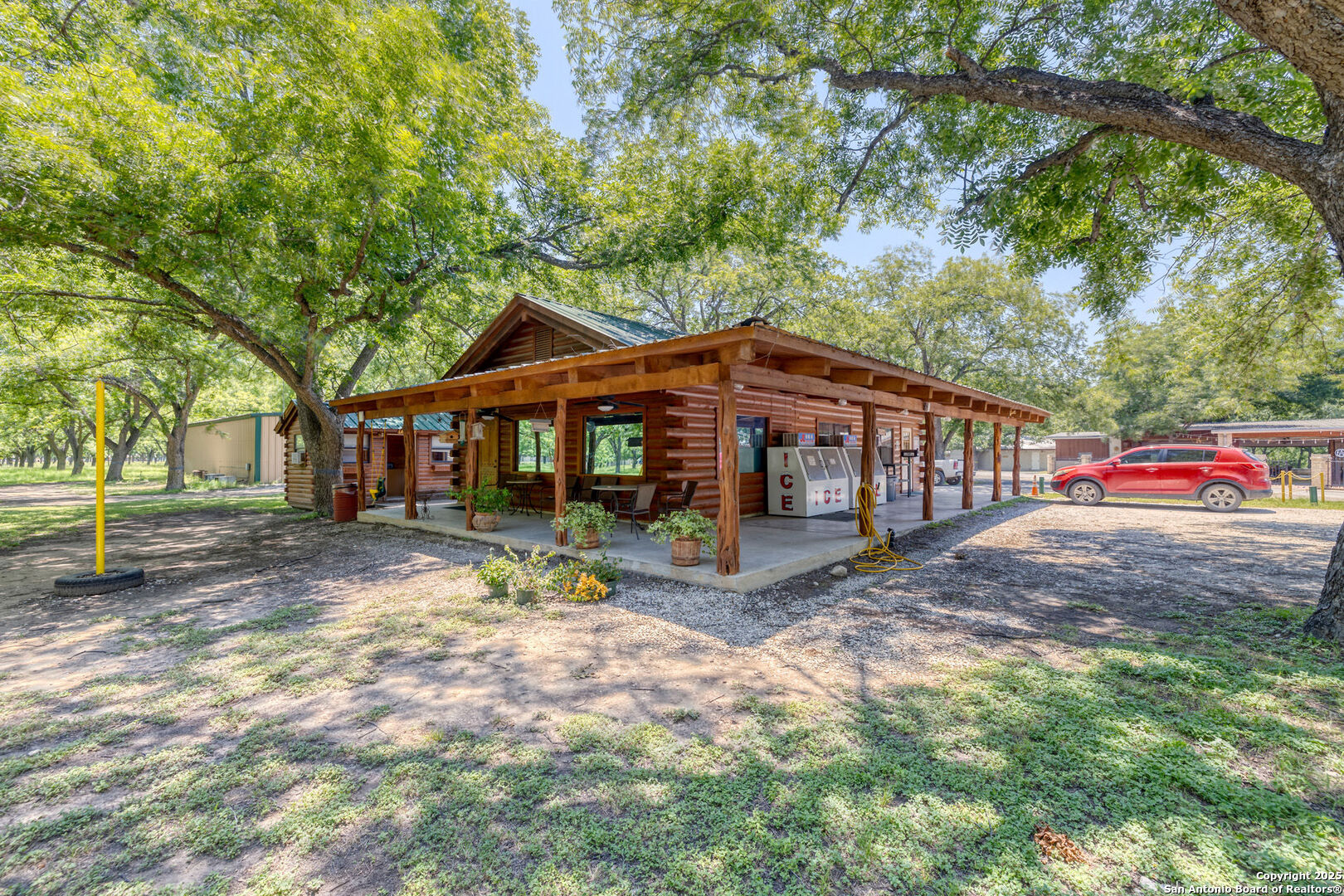 98 Red Wright Road Leakey TX 78873