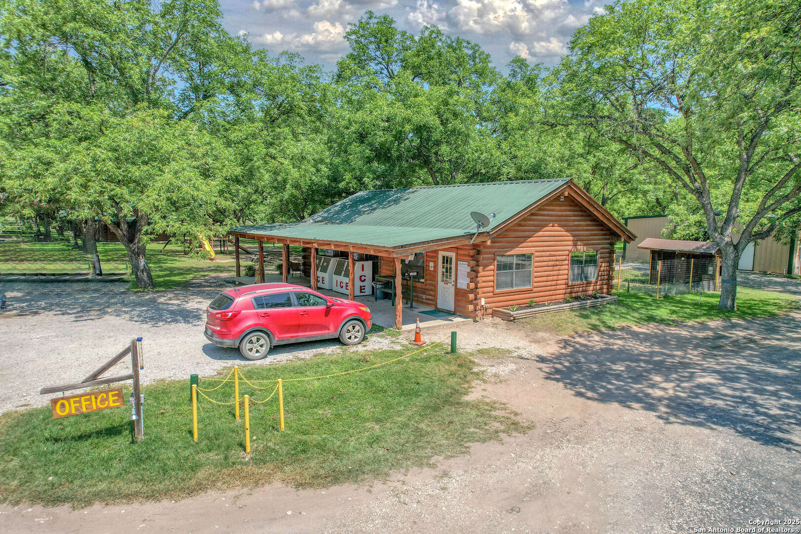 98 Red Wright Road Leakey TX 78873