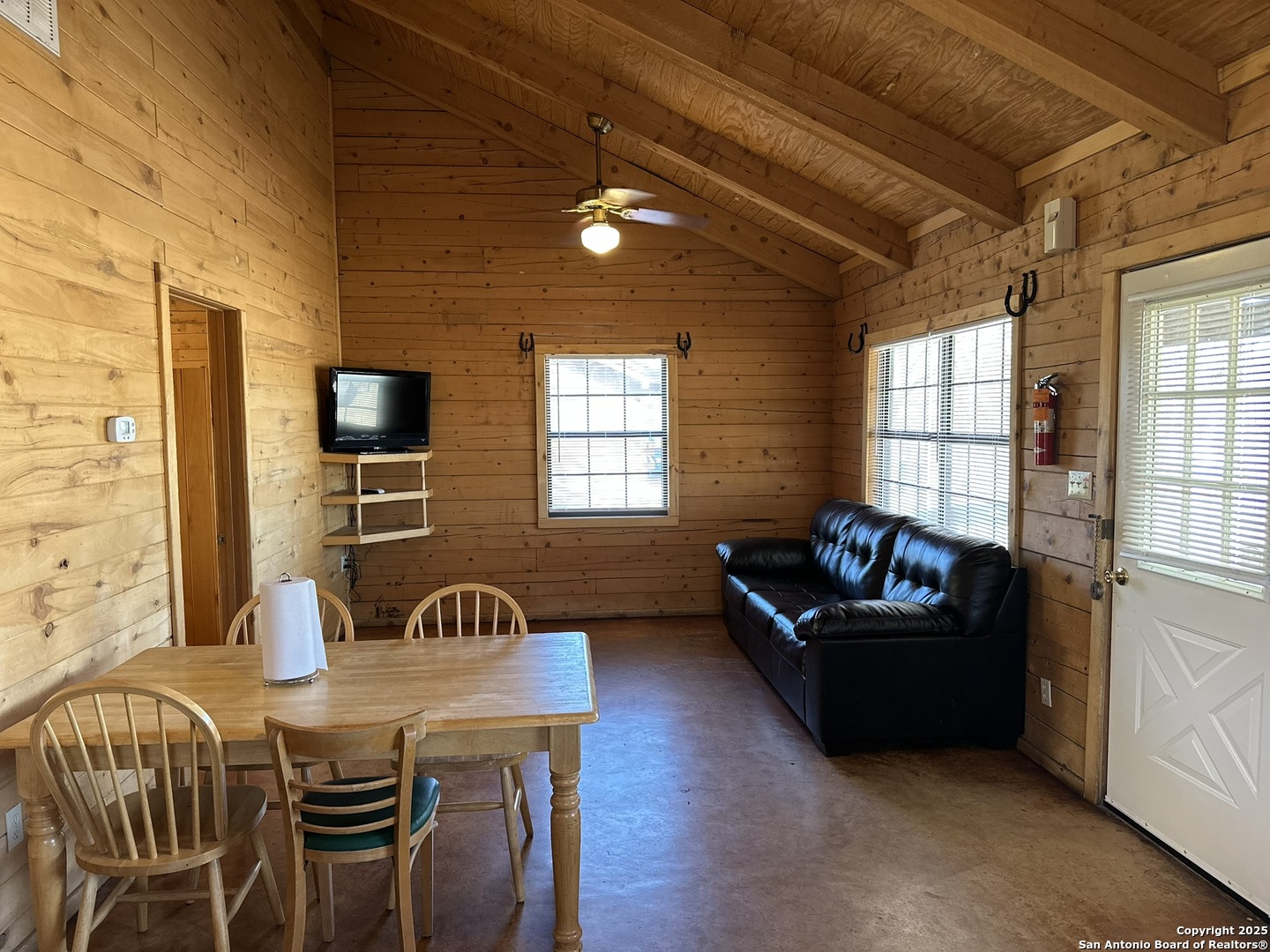 98 Red Wright Road Leakey TX 78873